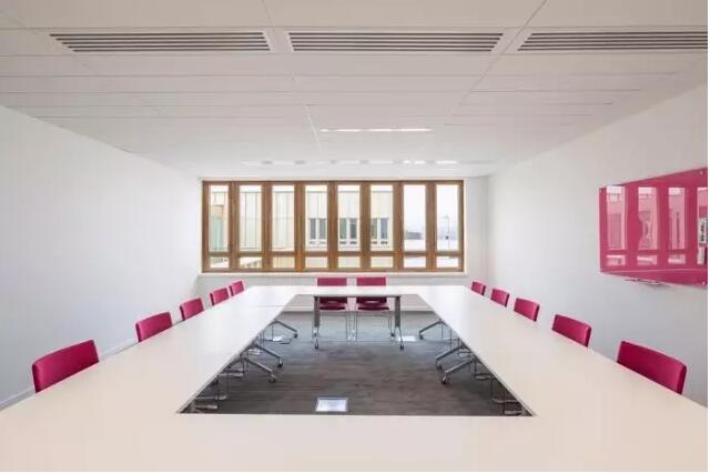 <a href=http://m.lianganren.com/bangonganli/ target=_blank class=infotextkey>合肥辦公室設計</a>